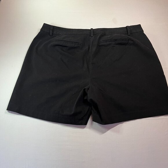 Lane Bryant black shorts size 20 with pockets in the front and back. - Picture 2 of 4